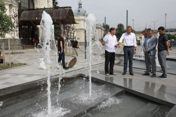 Yakij Viglyad Maye Fontan Na Vokzali U Lvovi Foto Video Novini Lvova