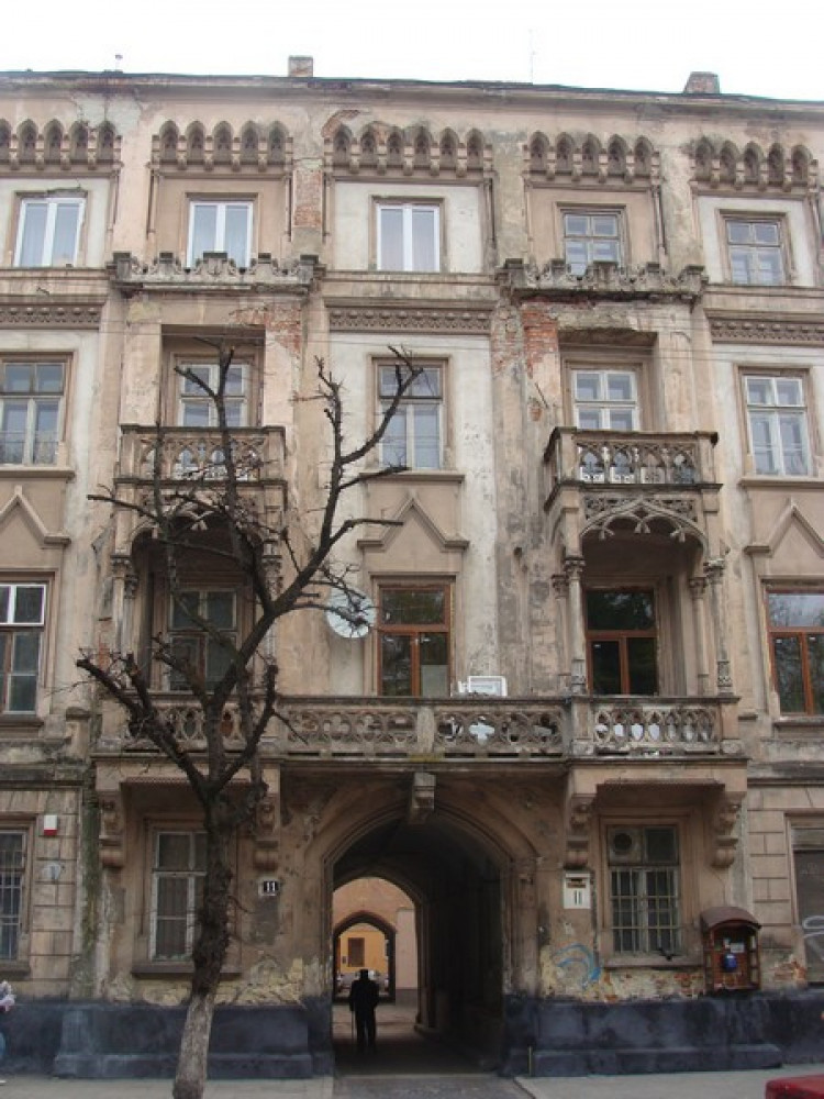 Будинок № 11 на вул. Стефаника у м. Львові споруджений у 1873−1876 роках.