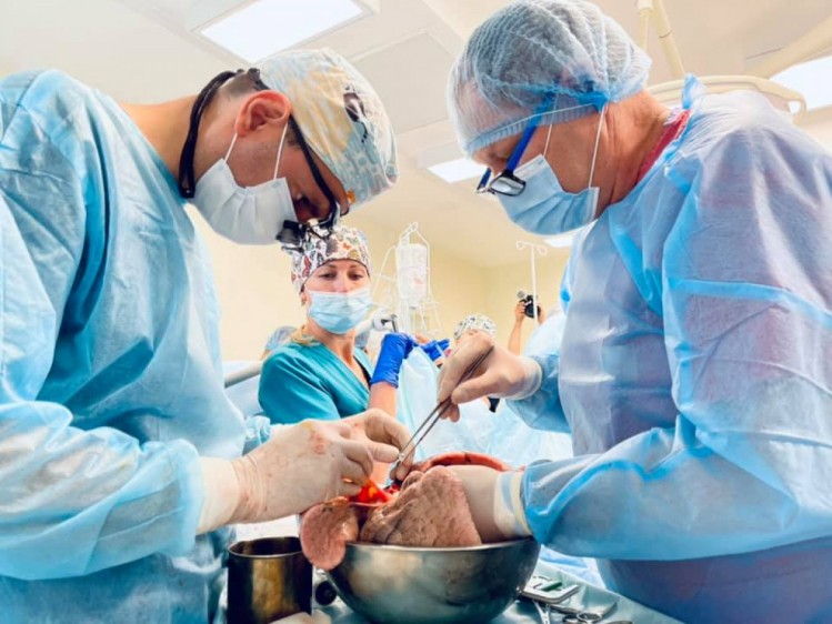 У Львові вперше в Україні провели трансплантацію легень