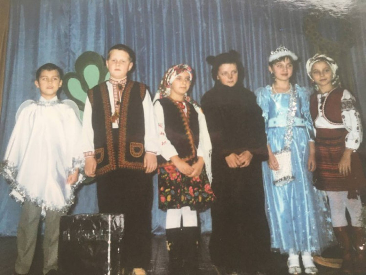 К новогодним костюмам добавляется традиционная украинская одежда