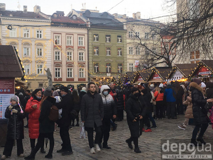 В центре Львова на Рождество не протолкнуться