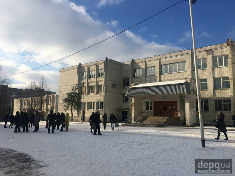 Задля безпеки зі шкіл евакуювали учнів та вчителів