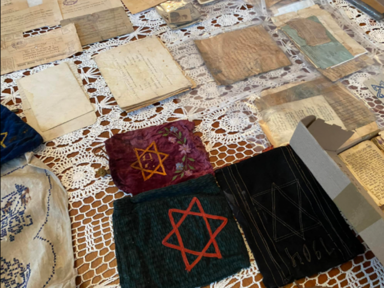 Речі євреїв з львівського гетто передали в музей "Бабин Яр"
