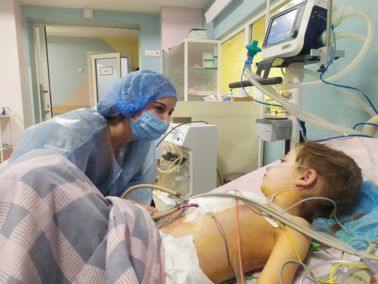 Детей во Львове оперируют американские медики