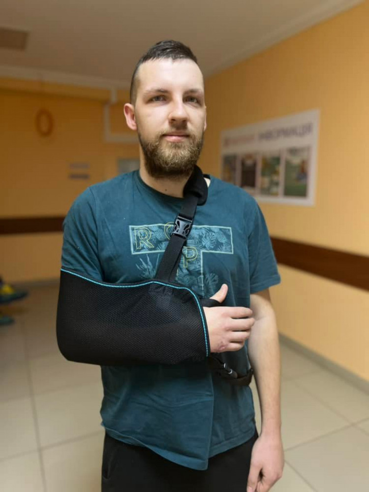 Львівські лікарі врятували руку молодому ветеринару